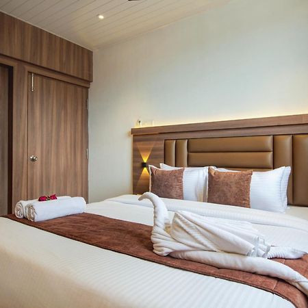 Hotel Galaxy Inn Нави Мумбаи Экстерьер фото