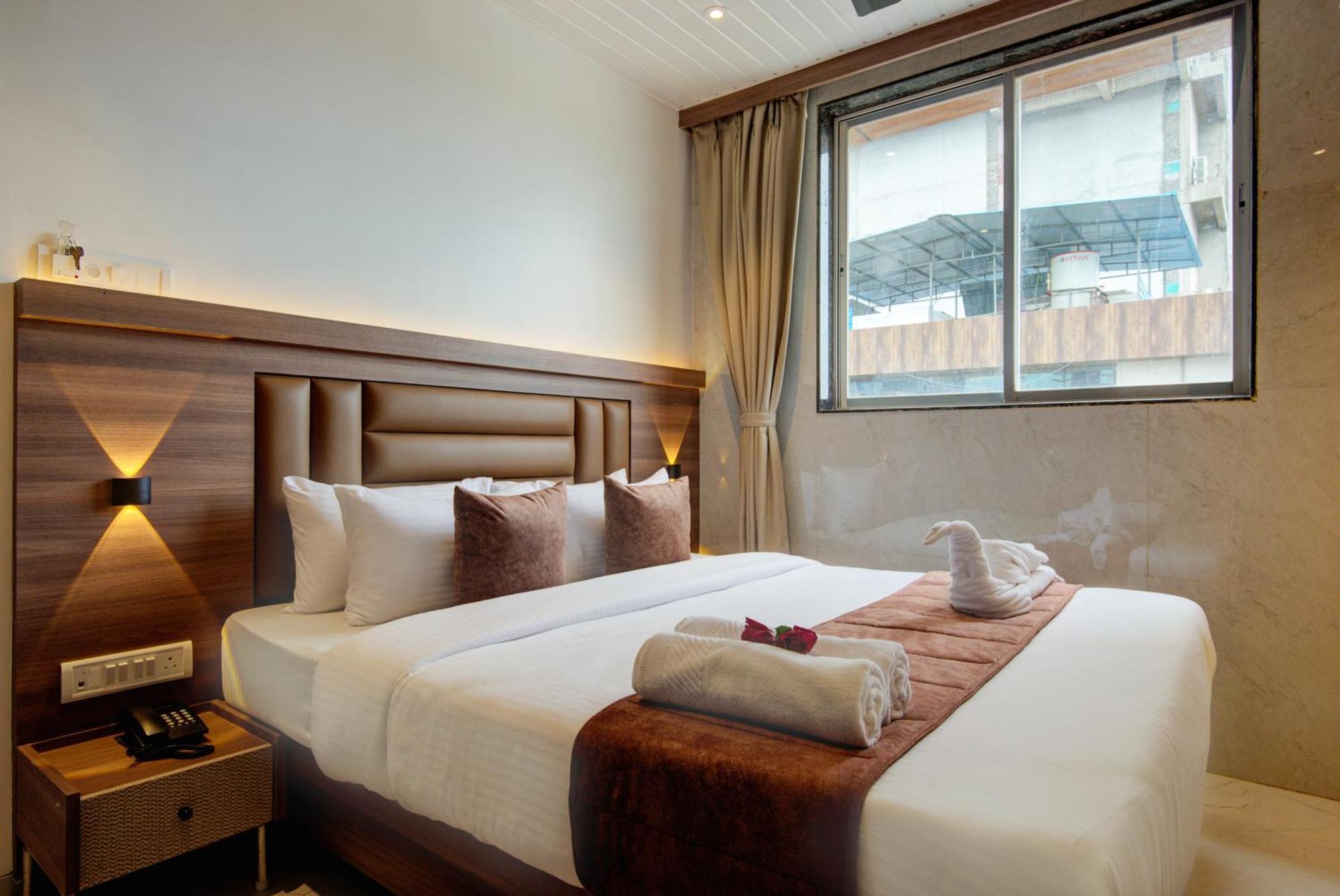 Hotel Galaxy Inn Нави Мумбаи Экстерьер фото