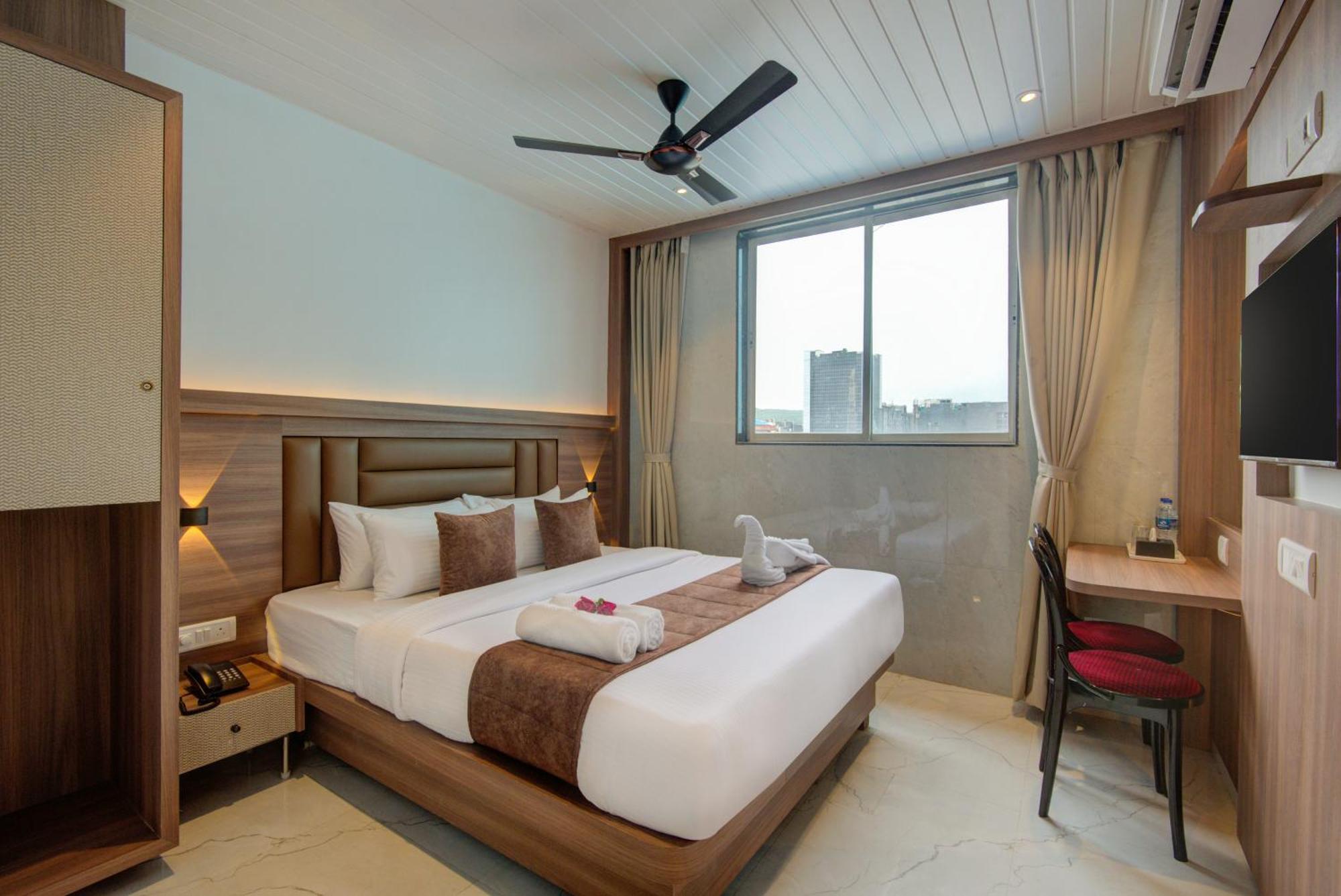 Hotel Galaxy Inn Нави Мумбаи Экстерьер фото